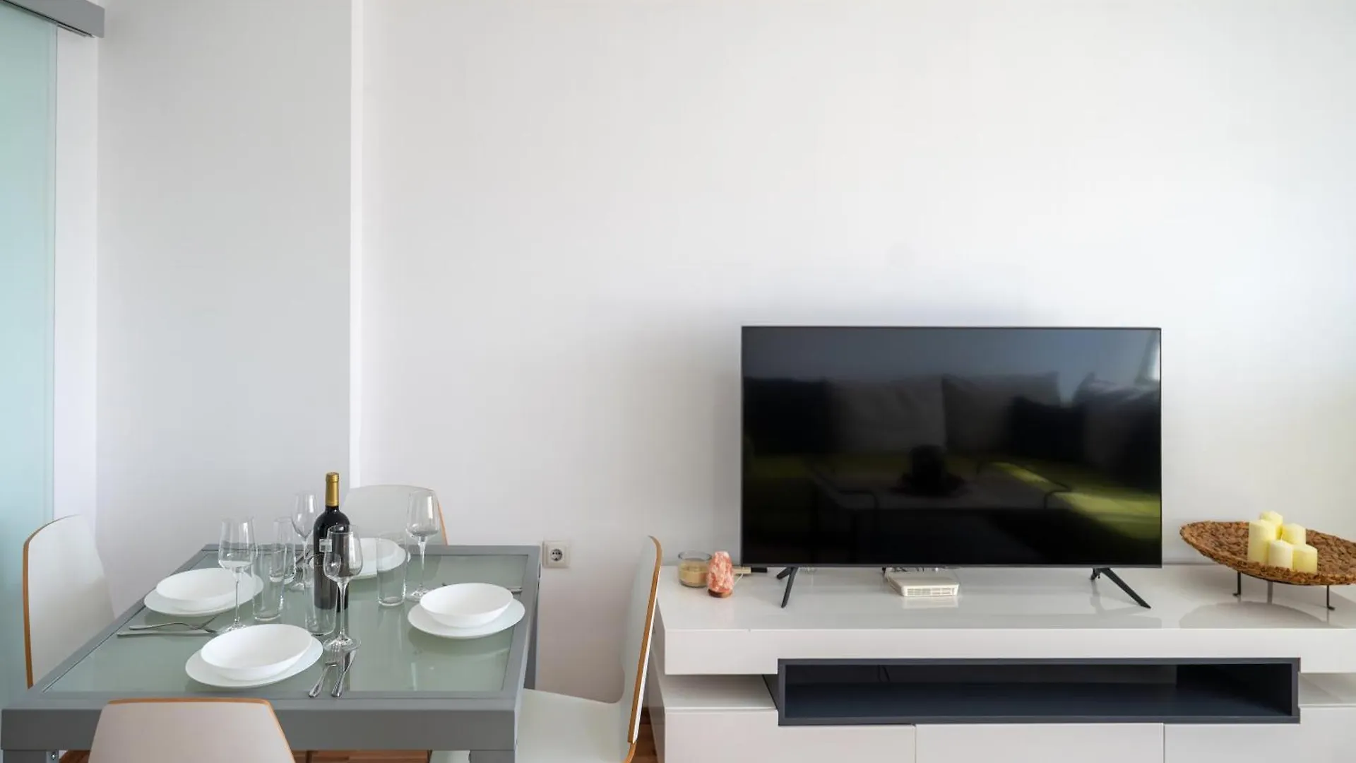 Bright 1Bdr With Balcony Apartment Sofia